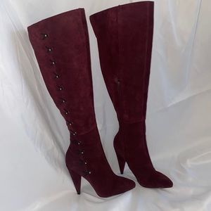 Aleccia Ox Blood size 7